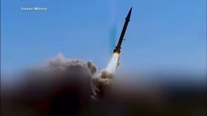 Mỹ và Iran tấn công trả đũa lẫn nhau