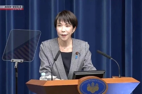 Thủ tướng Nhật Bản Takaichi Sanae phát biểu trước báo giới sau phiên họp Quốc hội đặc biệt