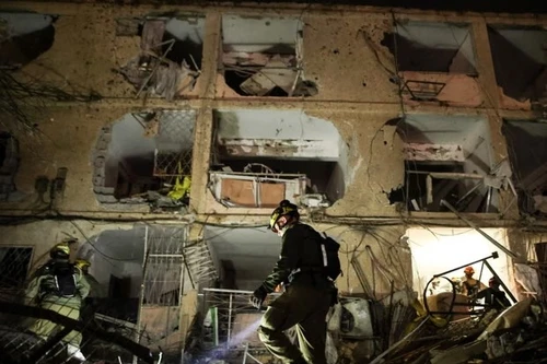 Iran phóng tên lửa vào nơi có cơ sở hạt nhân của Israel