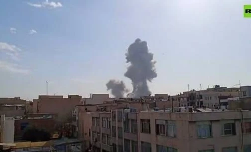 Video cột khói lớn bốc lên ở Thủ đô Tehran của Iran