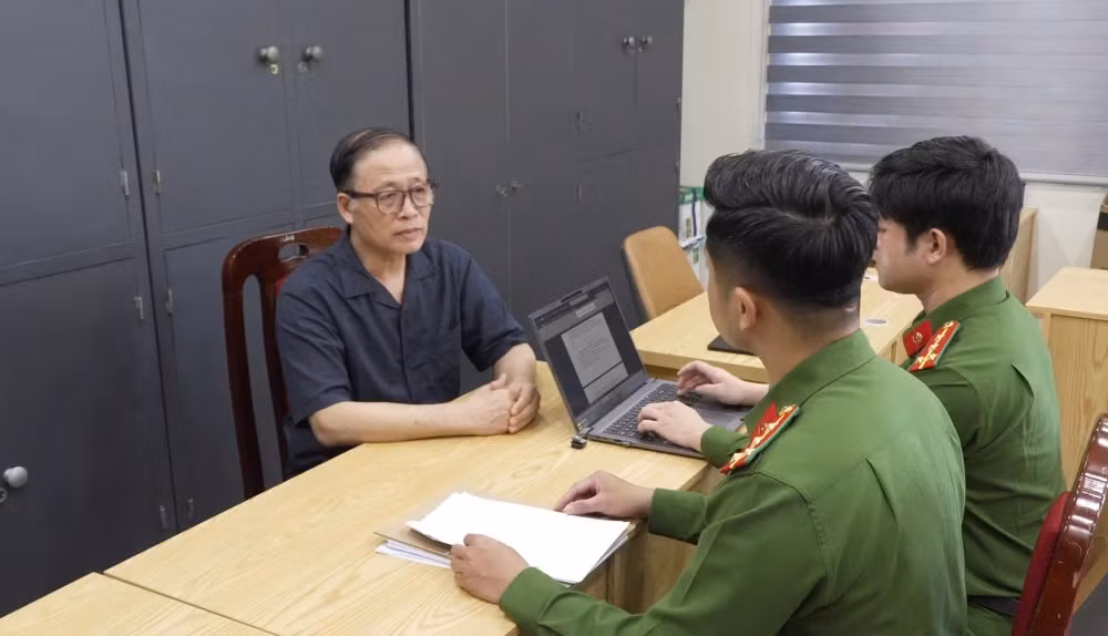 Ông Vũ Minh Châu và con trai bị khởi tố, Bảo Tín Minh Châu nói gì?