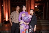 Lần hiếm hoi chồng sắp cưới sánh vai với Hoa hậu Ngọc Hân trước công chúng