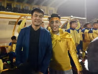 [Ảnh] Đội bóng xứ Nghệ phấn khích với chức vô địch lịch sử