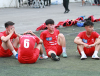 [ẢNH] CĐV nữ khóc 'cạn nước mắt' khi nhìn THPT Xuân Mai dừng bước