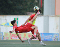 [ẢNH] CĐV nữ khóc 'cạn nước mắt' khi nhìn THPT Xuân Mai dừng bước