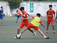 [ẢNH] Thủ môn cản 3 quả pen, THPT Lê Văn Thiêm nghẹt thở vào bán kết