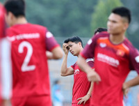 [ẢNH] Tạm thoát nỗi buồn ở Bỉ, Công Phượng vui vẻ tập cùng ĐT Việt Nam