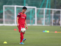 [ẢNH] Tạm thoát nỗi buồn ở Bỉ, Công Phượng vui vẻ tập cùng ĐT Việt Nam