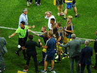 [ẢNH] Bị giễu cợt, đội Thụy Điển lao vào đòi tẩn nhau với Đức