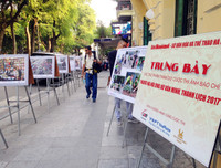 Hình ảnh người Hà Nội ứng xử văn minh, thanh lịch