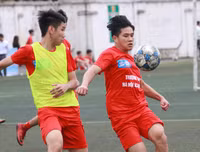 [ẢNH] Dẫn bàn ngay phút đầu, THPT Yên Hòa thắng hú vía sau loạt luân lưu