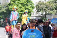 Phố đi bộ Hồ Gươm sôi động cùng màn diễu hành của các nghệ sỹ xiếc