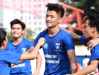 [ẢNH] Cuốn hút loạt trận khép lại vòng đấu bảng