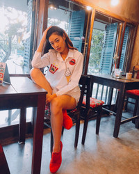 Vẻ đẹp ngoài đời khó tin của tân Hoa hậu Khánh Vân