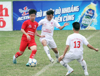 THPT Nguyễn Thị Minh Khai ăn mừng chức vô địch lần thứ ba