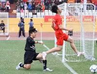 [ẢNH] Á quân Nguyễn Thị Minh Khai đã truất ngôi đương kim vô địch Trần Quốc Tuấn như thế nào?