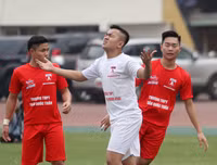 [ẢNH] Á quân Nguyễn Thị Minh Khai đã truất ngôi đương kim vô địch Trần Quốc Tuấn như thế nào?