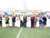 THPT Nguyễn Thị Minh Khai ăn mừng chức vô địch lần thứ ba