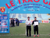 THPT Nguyễn Thị Minh Khai ăn mừng chức vô địch lần thứ ba