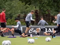[ẢNH] Đoàn Văn Hậu mới có hình xăm như Neymar?