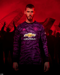 [ẢNH] Cận cảnh mẫu áo đấu cực chất của Man Utd mùa tới