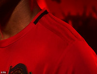 [ẢNH] Cận cảnh mẫu áo đấu cực chất của Man Utd mùa tới