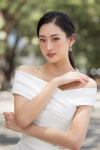 Những hình ảnh khiến hai Hoa hậu tên 