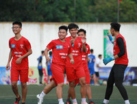 [ẢNH] Những hình ảnh nóng bỏng loạt trận 16h chiều 9-10