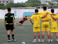 THPT Lê Văn Thiêm vào bán kết sau cuộc rượt đuổi tỉ số nghẹt thở