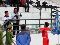 THPT Lê Văn Thiêm vào bán kết sau cuộc rượt đuổi tỉ số nghẹt thở