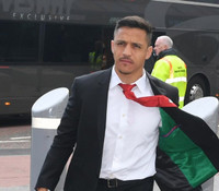 [ẢNH] Sir Alex bất chấp tuổi già, sang Nou Camp 