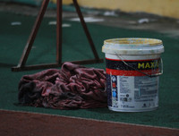 [ẢNH] Lính cứu hỏa vất vả dập tắt hàng chục quả pháo sáng trên sân Hàng Đẫy