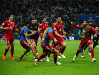 [ẢNH] Ăn mừng cảm xúc, cầu thủ Iran lại chưng hửng vì bị VAR 