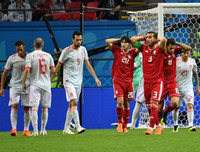 [ẢNH] Ăn mừng cảm xúc, cầu thủ Iran lại chưng hửng vì bị VAR 