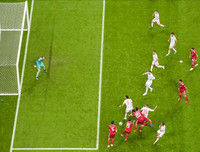 [ẢNH] Ăn mừng cảm xúc, cầu thủ Iran lại chưng hửng vì bị VAR 