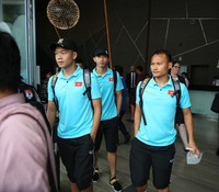 [ẢNH] ĐT Việt Nam bịn rịn chia tay nhau ở Thái Lan