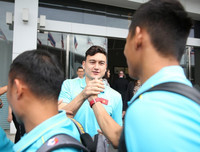 [ẢNH] ĐT Việt Nam bịn rịn chia tay nhau ở Thái Lan