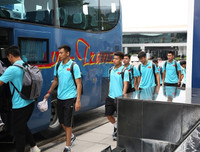 [ẢNH] ĐT Việt Nam bịn rịn chia tay nhau ở Thái Lan