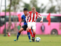 Giggs và Scholes thích thú xem đội trẻ PVF đánh bại mầm non giải Ngoại hạng Anh