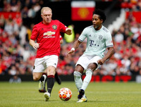 [ẢNH] Beckham tái xuất, Solskjaer ghi bàn, M.U đè bẹp Bayern 5-0