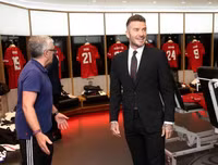 [ẢNH] Beckham tái xuất, Solskjaer ghi bàn, M.U đè bẹp Bayern 5-0
