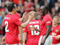 [ẢNH] Beckham tái xuất, Solskjaer ghi bàn, M.U đè bẹp Bayern 5-0