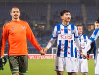 [ẢNH] Văn Hậu cười hết cỡ trong ngày được ra sân, cùng SC Heerenveen chiến thắng