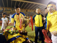 [Ảnh] Đội bóng xứ Nghệ phấn khích với chức vô địch lịch sử