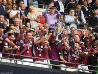 [ẢNH] Lampard buồn bã nhìn đội của Terry lên hạng, sau trận đấu đắt giá nhất hành tinh