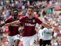 [ẢNH] Lampard buồn bã nhìn đội của Terry lên hạng, sau trận đấu đắt giá nhất hành tinh