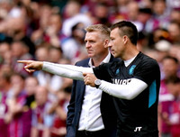 [ẢNH] Lampard buồn bã nhìn đội của Terry lên hạng, sau trận đấu đắt giá nhất hành tinh