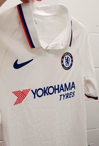 [ẢNH] Cận cảnh mẫu áo thi đấu mới với họa tiết khác người của Chelsea