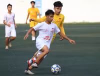 [ẢNH] THPT Quang Trung và THPT Lê Văn Thiêm thẳng tiến vào vòng 1/8