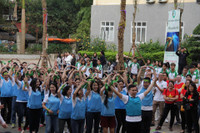 [Ảnh] Màn nhảy Flashmod sôi động của 600 sinh viên và giảng viên, kêu gọi giảm rác thải nhựa dùng một lần